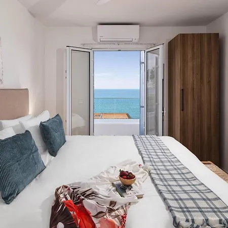 Paradise Coastal Calm At Moonlight Vilă