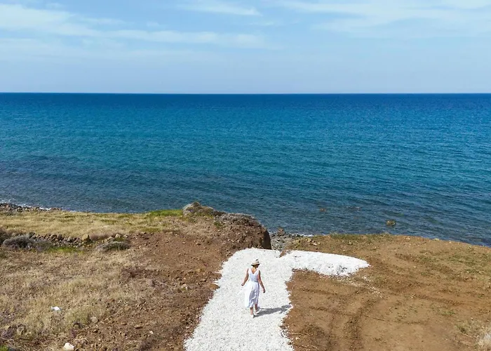Vila Paradise Coastal Calm At Moonlight Pachyammos