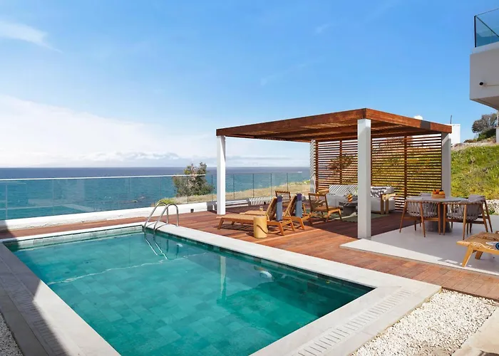 Vila Paradise Coastal Calm At Moonlight Pachyammos